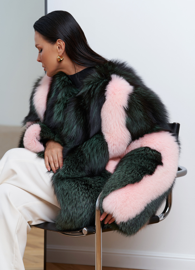 Женская шуба из меха чернобурки  модель № 27619 универмаг малина