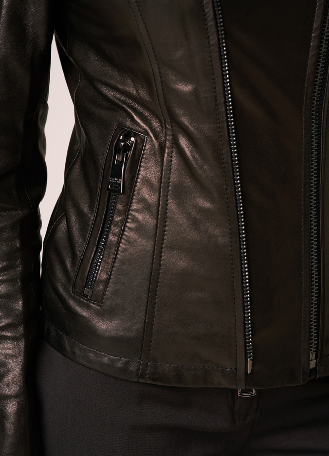 Кожаная куртка на молнии модель № 17828 в кредит