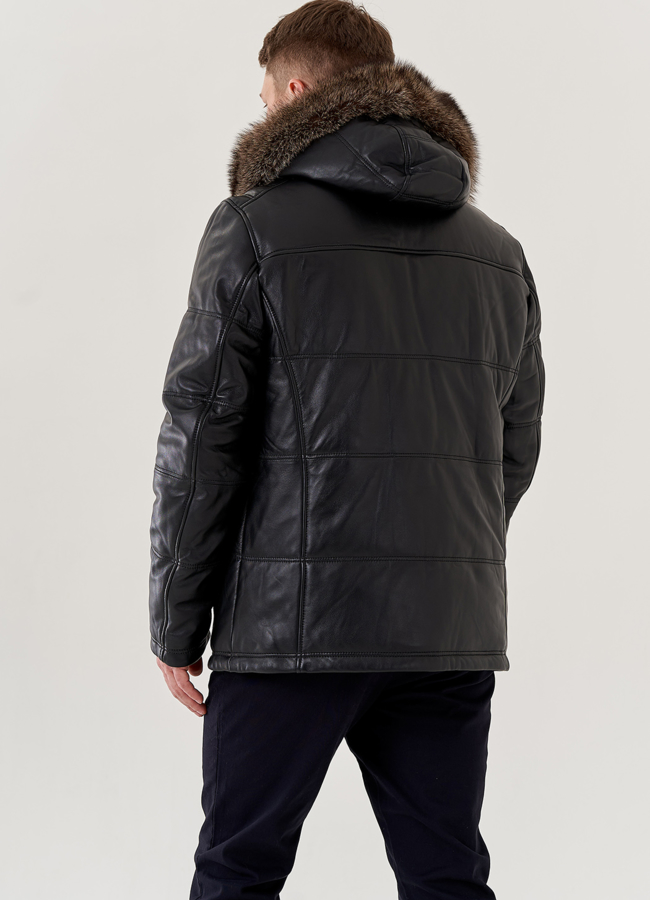 Мужской пуховик из натуральной кожи с капюшоном отделка из енота  модель № 79617 в кредит