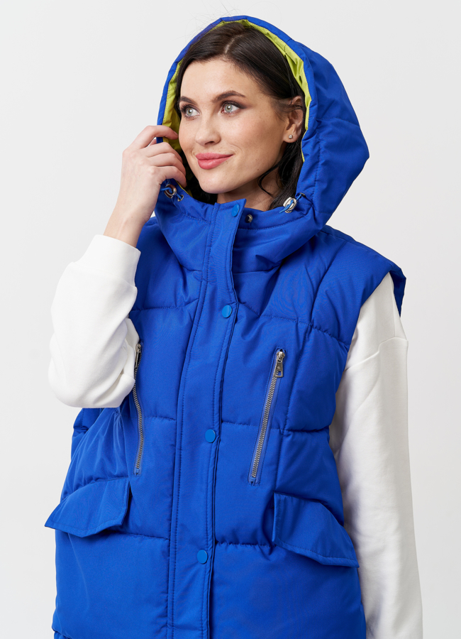 Женский жилет с капюшоном  модель № 24491 в рассрочку