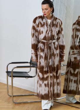 Шуба из норки с анималистичным принтом