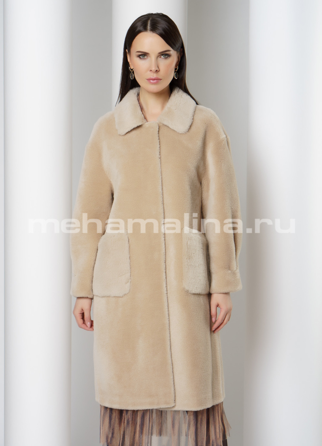 Светлое пальто из эко меха  модель № 9107 меха малина