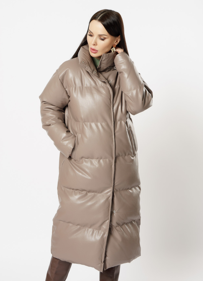 Пальто женское из экокожи бежевого цвета модель № 718-1 в рассрочку