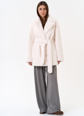 Женская шуба из эко меха с английским воротником 