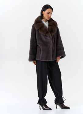 Куртка из меха норки с английским воротником из меха куницы