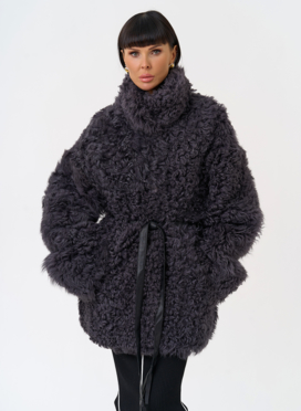 Женская двухсторонняя дубленка с декоративным поясом Женская двухсторонняя дубленка с декоративным поясом