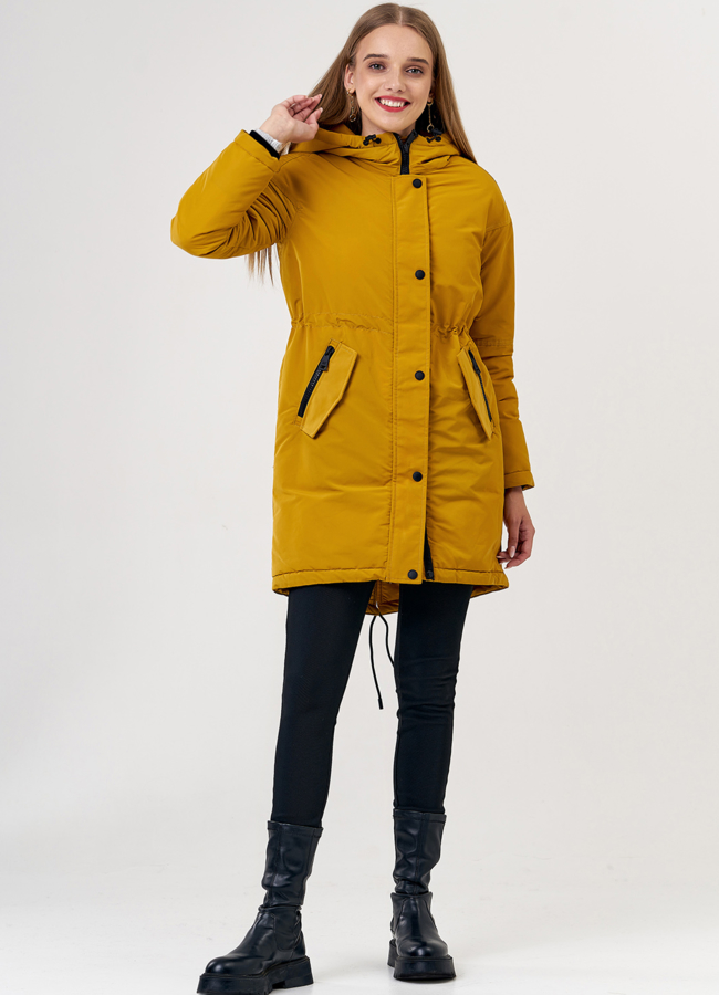 Женская парка горчичного цвета модель № 21240 меха малина