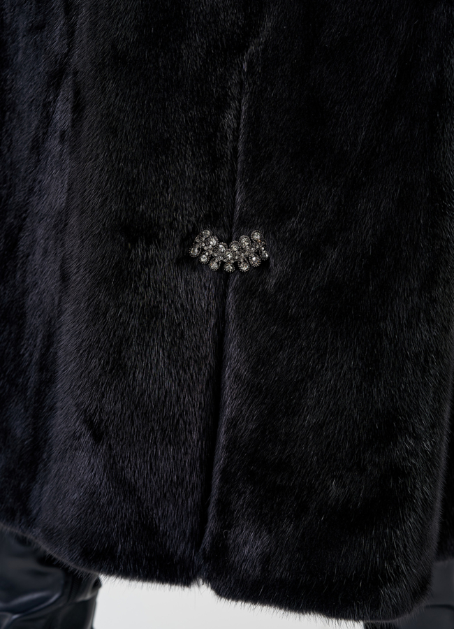 Норковая шуба черного цвета  модель № 23991 универмаг малина