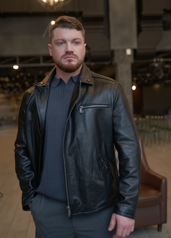 Мужская кожаная куртка  Мужская кожаная куртка