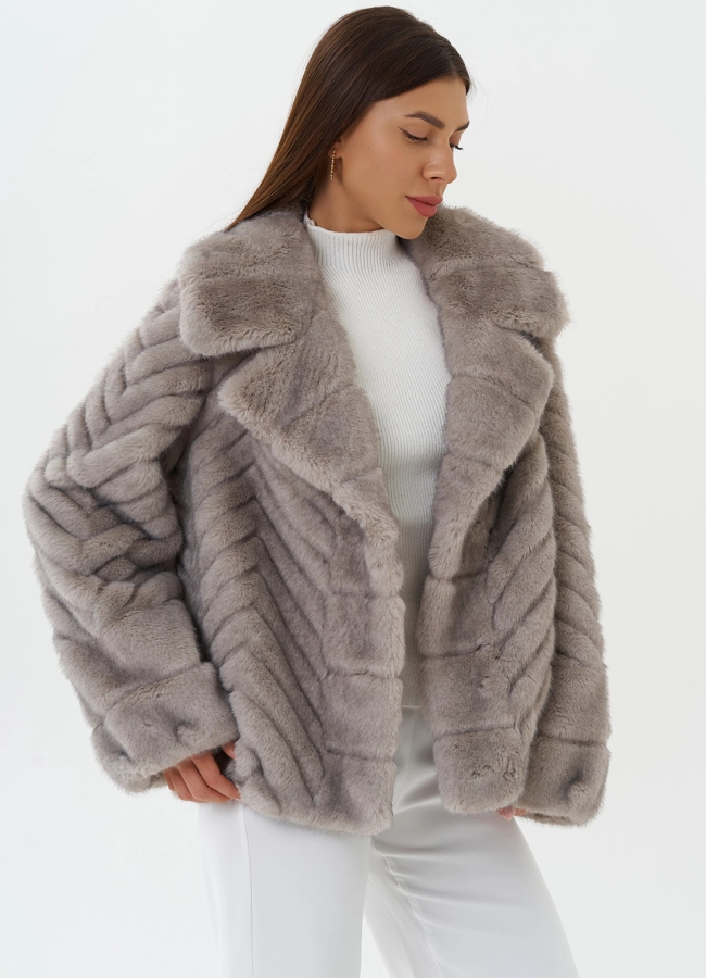 Укороченная куртка из эко меха модель № 26673 универмаг малина