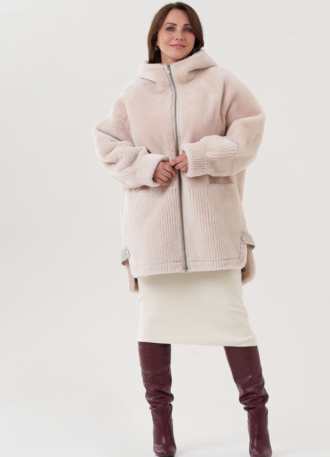 Двухсторонняя женская дубленка с капюшоном модель № 82467 в кредит