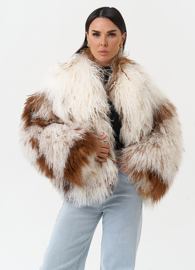 фото Женская шуба из меха ламы модель № 31038 фото Женская шуба из меха ламы модель № 31038