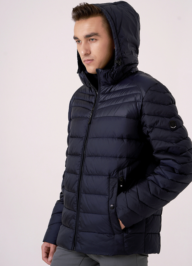 Куртка прямого силуэта с капюшоном модель № 1685 универмаг малина