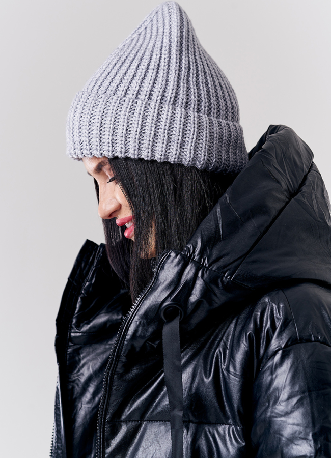 Шапка женская серого цвета модель № 21740 в кредит