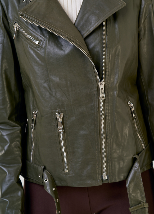 Кожаная куртка зеленого цвета модель № 10622 универмаг малина