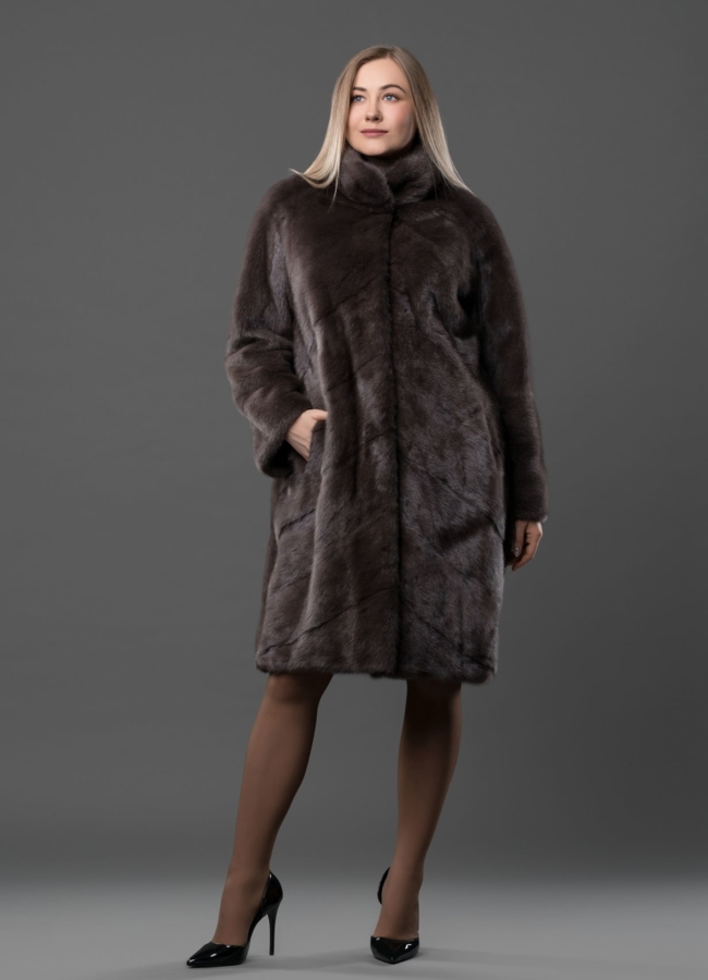 Шуба из норки в цвете капучино модель № S-775 меха малина