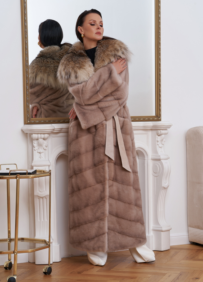 Норковая шуба с капюшоном из меха рыси модель № 27566 в кредит