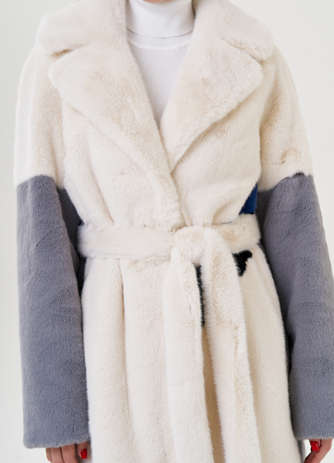 Женское пальто из искуссвенного меха с английским воротником модель № 79329 универмаг малина