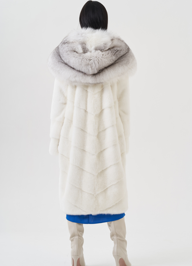 Норковая шуба с капюшоном отделка  из песца  модель № 24652 универмаг малина