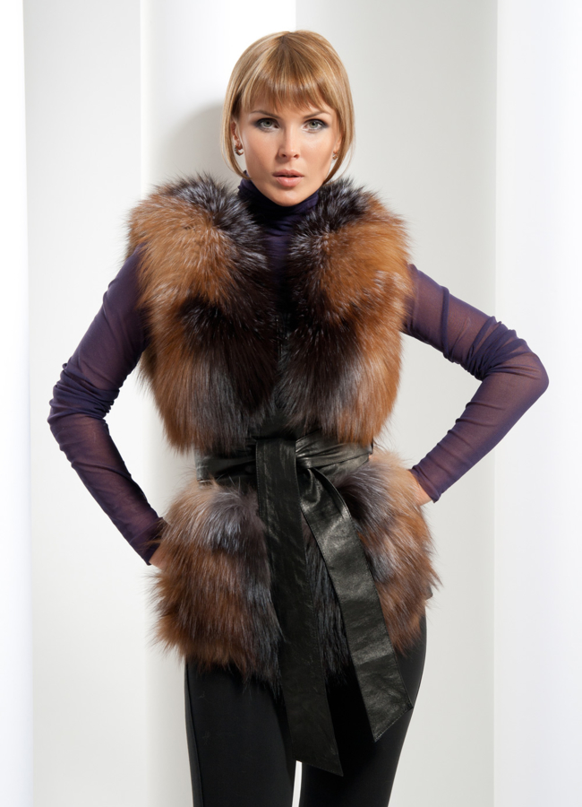 Меховая жилетка модель № M-7 меха малина