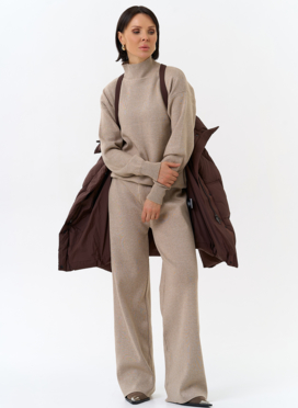 Женский пуховик с поясом