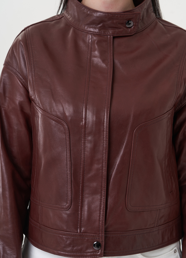 Куртка бордового цвета из натуральной кожи модель № 27221 в рассрочку