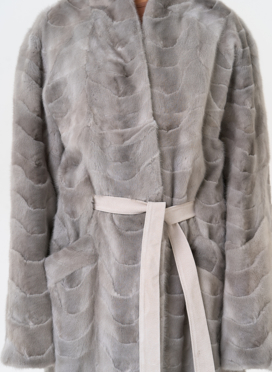 Длинная шуба из меха норки с поясом