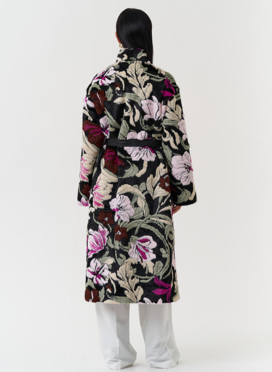 Пальто из эко меха с цветочным принтом