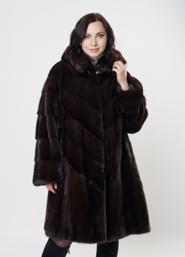 Шуба из скандинавской норки с капюшоном коричневого цвета модель № S-902 меха малина