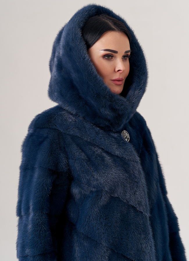 Женская шуба из норки с капюшоном  модель № 23864 универмаг малина