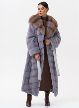 Норковая шуба с капюшоном из меха куницы