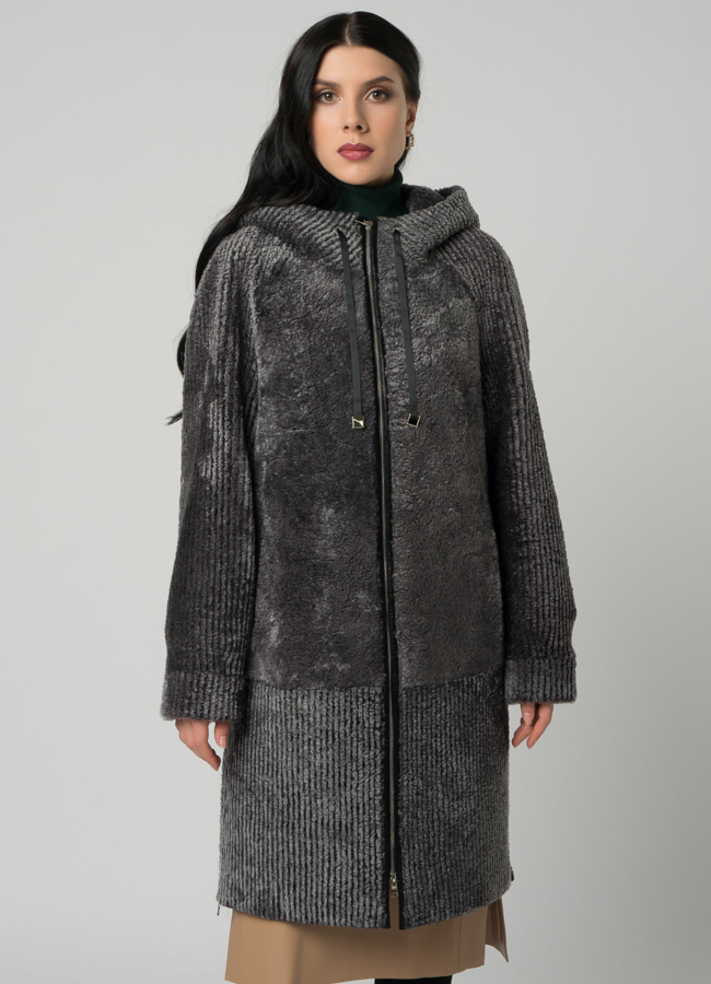 Шуба из овчины в темно-сером цвете с капюшоном модель № 21978 универмаг малина