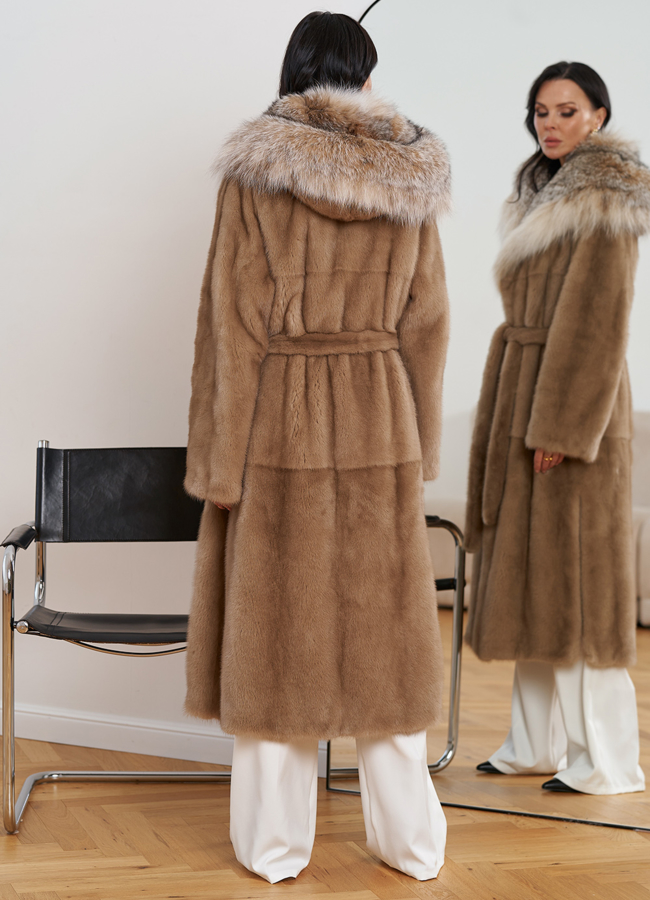 Женская шуба из меха норки с капюшоном из меха рыси модель № 29531 универмаг малина