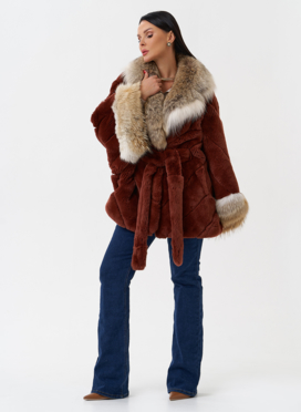 Шуба из кролика с отделкой из меха койота Шуба из кролика с отделкой из меха койота