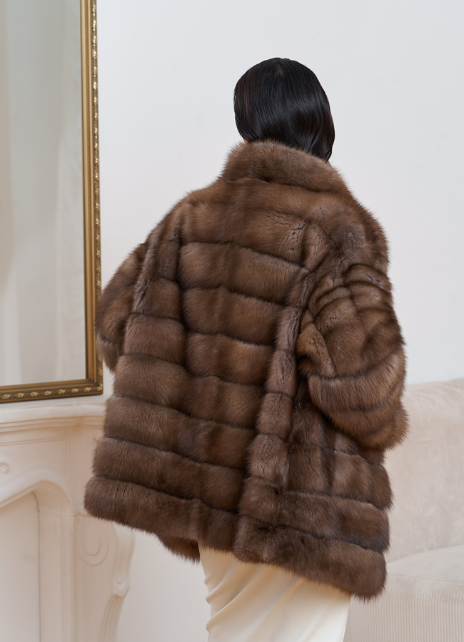 Оверсайз шуба из меха куницы модель № 28085 универмаг малина