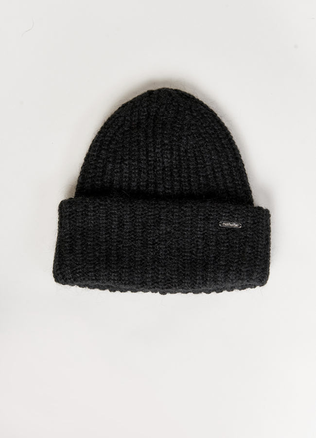 Черная шапка женская  модель № 10800 в кредит