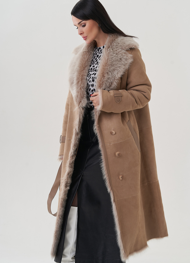 Женская дубленка с английским воротником  модель № 25631 в кредит Женская дубленка с английским воротником  модель № 25631 в кредит