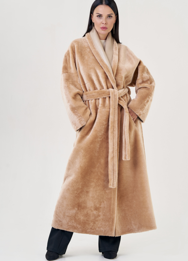 Двухсторонняя женская дубленка бежевого цвета  модель № 23246 универмаг малина