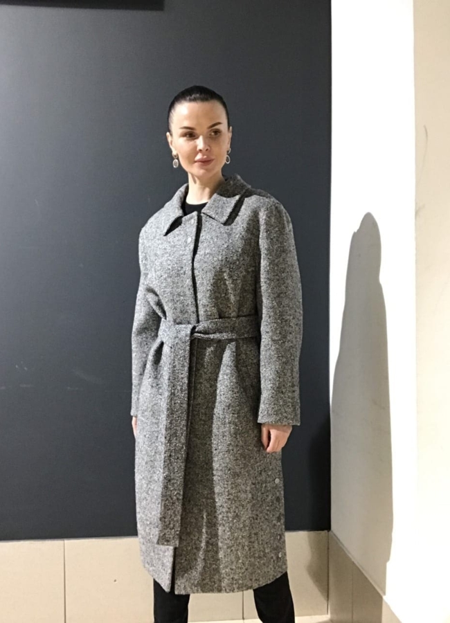 Пальто из твида модель № 356 меха малина