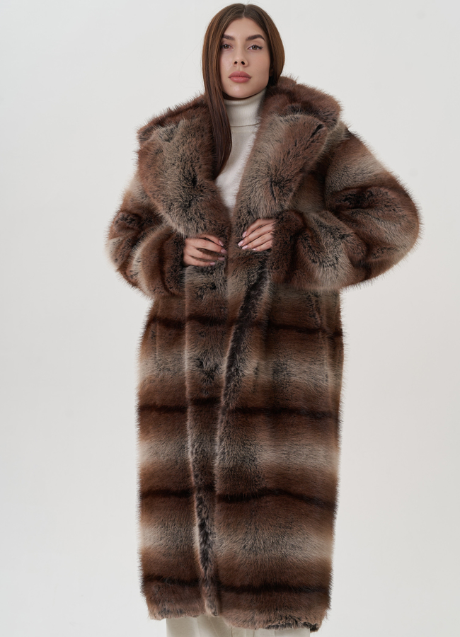 Женское пальто из эко меха под американского енота модель № 25680 меха малина