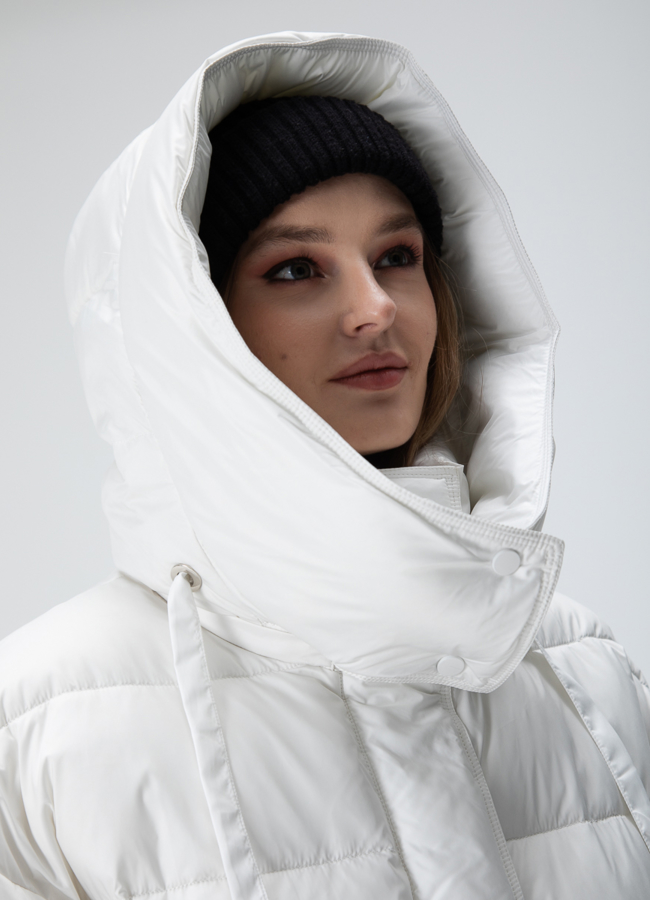 Женский пуховик с капюшоном  модель № 28415 универмаг малина