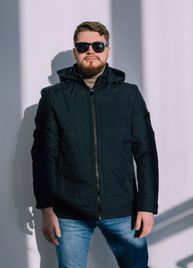 Мужская  утепленная куртка с капюшоном  модель № 22418 меха малина