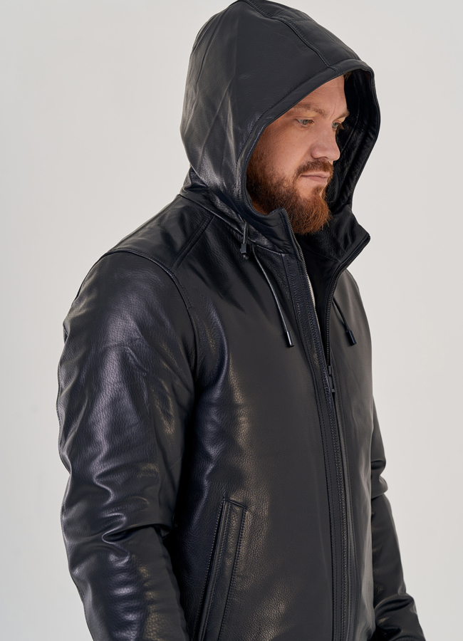 Куртка из натуральной кожи с капюшоном  модель № 22306 универмаг малина