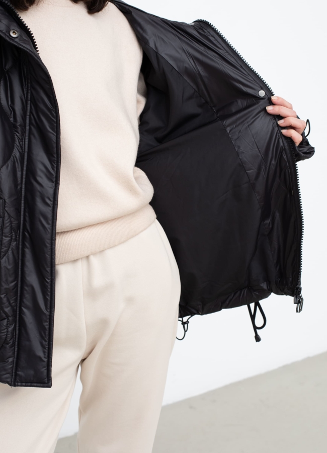 Женская куртка с капюшоном  модель № 22521 универмаг малина