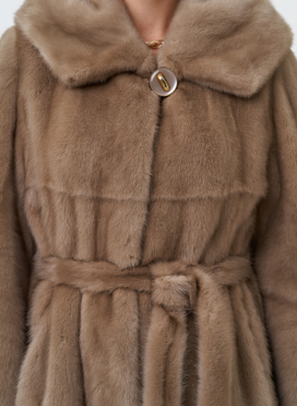 Длинная шуба с капюшоном 