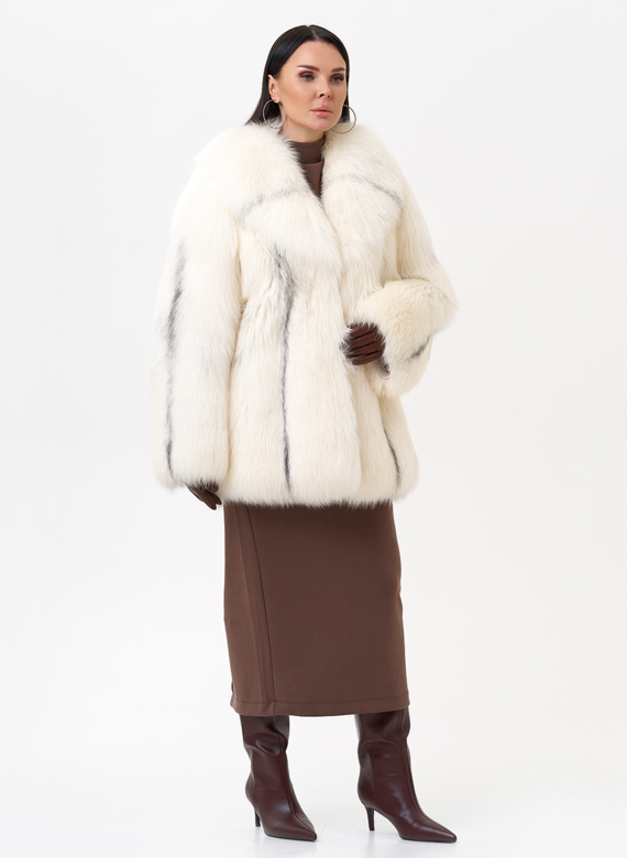 Белая куртка из лисы