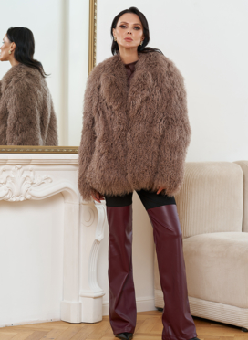 Женская шуба из меха ламы Женская шуба из меха ламы