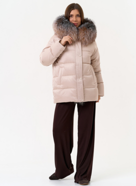 Женский пуховик с отделкой из меха блюфрост