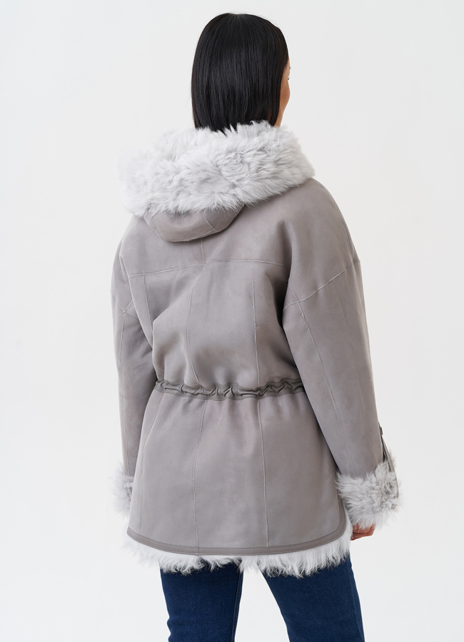 Женская натуральная дубленка с капюшоном модель № 28953 в кредит