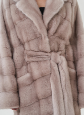 Шуба из норки с английским воротником 